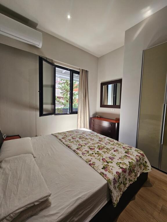 📍 SHITET APARTAMENT LUKSOZ 3+1+2 - Rruga Peti! 🏠✨