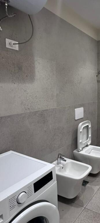 Apartament me qera 1+1