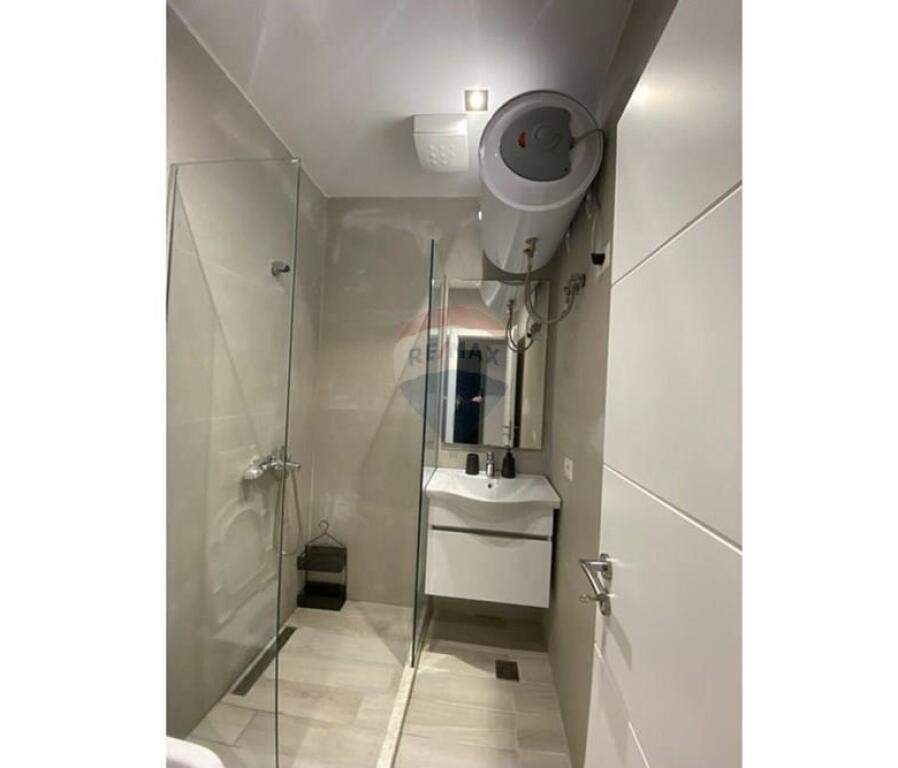 Jepet me qera apartament 2+1 tek 21 dhjetori