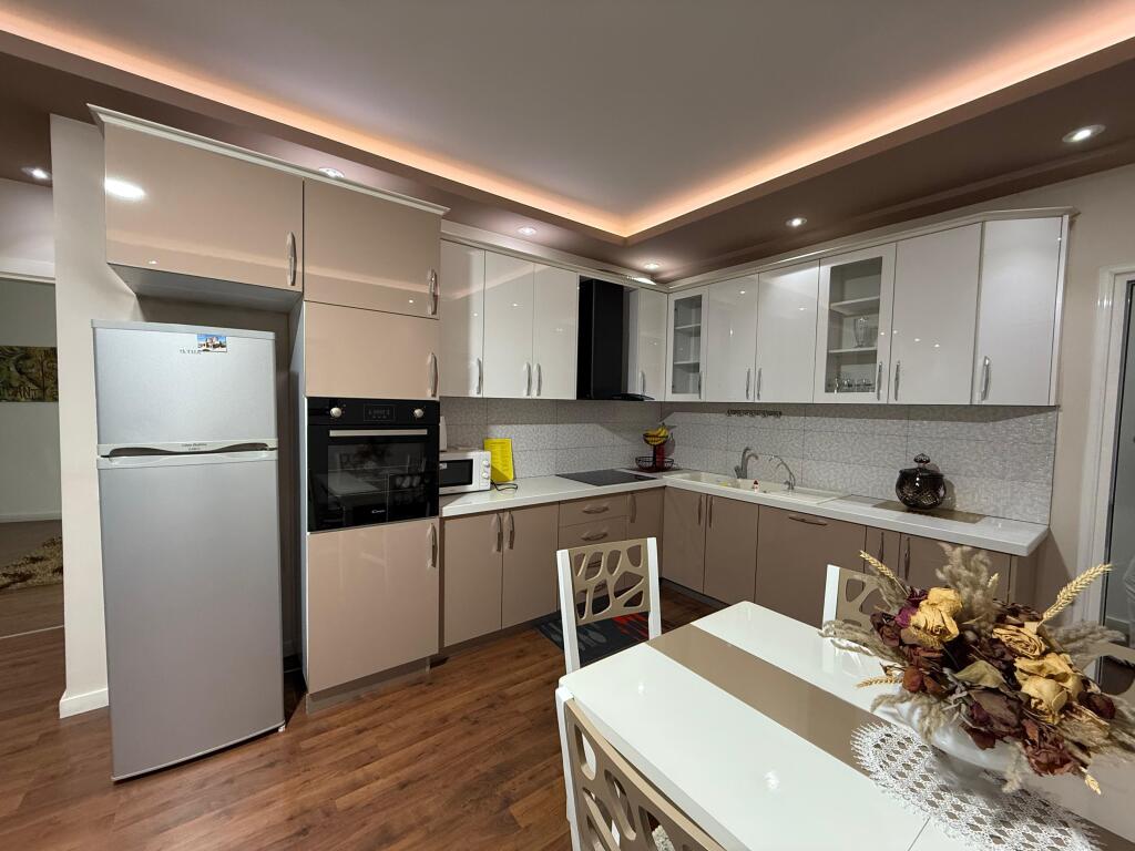 Super apartament 2+1+ parkim per qira