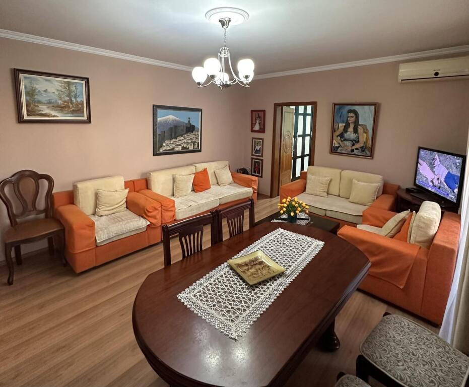 Shitet Apartament 4+1+2 tualete 📍Ali Dem ne rrugen Idriz Dollaku