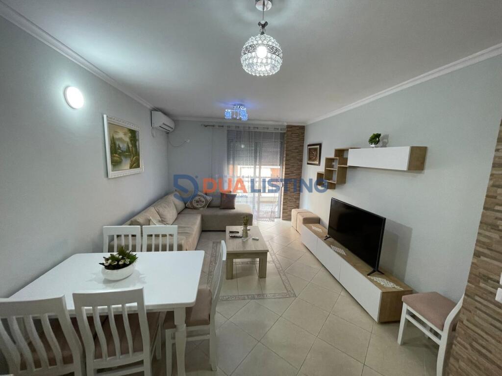 Jepet apartament 1+1 i konvertuar ne 2+1,Liqen i Thate rruga peti