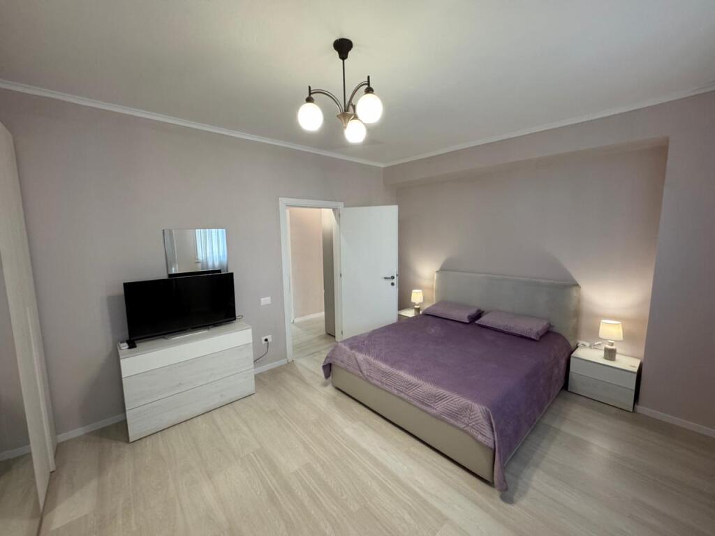 Jepet apartament 3+1+2 me qira te Ish Ekspozita