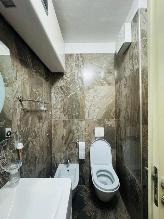 Apartament me qera 2+1 - 📍Rruga Mine Peza