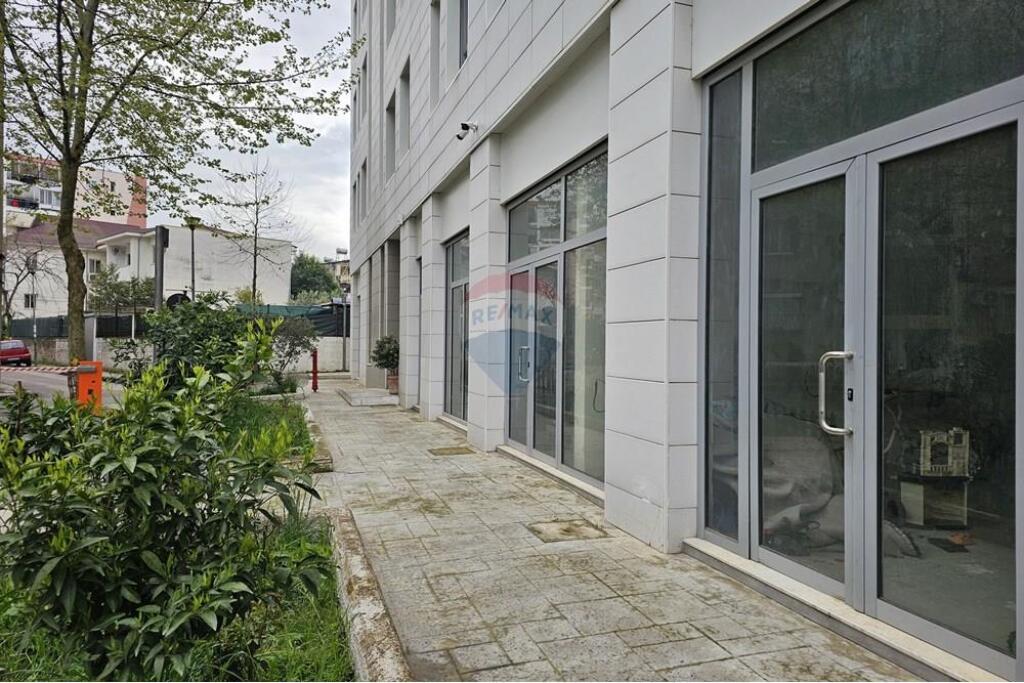 Dyqan - Për Shitje - Materniteti i Ri, Tiranë (ID: 530181081-311)