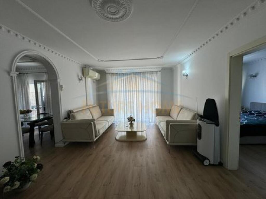 For sale, Apartment 3+1+2+Storage, Laprakë, Tirana.