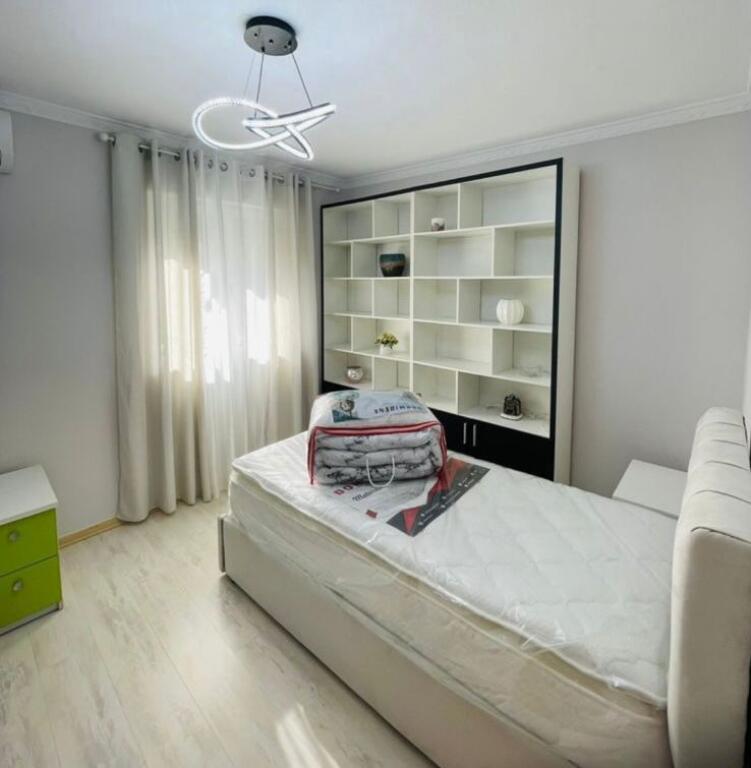 🏠 Jepet me qira apartament 2+1 📍 Adresa: Rruga Adem Jashari, Njësia Bashkiake Nr. 5💶 Çmimi: 800 € / muaj