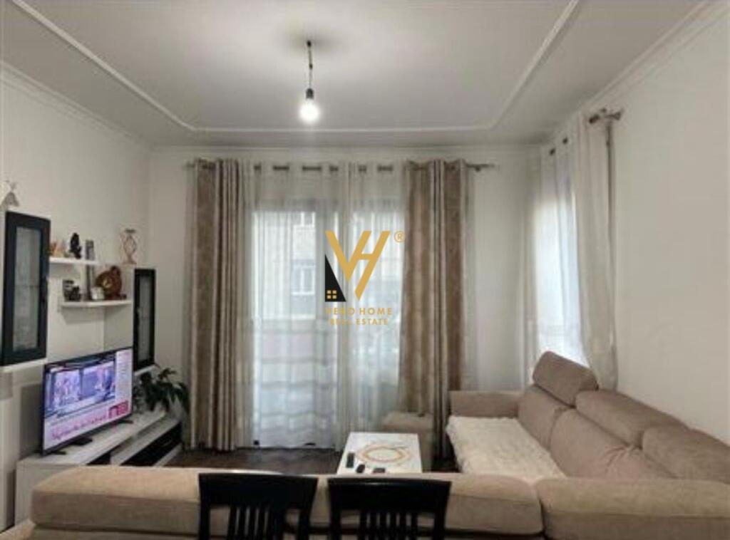 SHITET APARTAMENT 2+1+BLK TE KINOSTUDIO 180.000 EURO