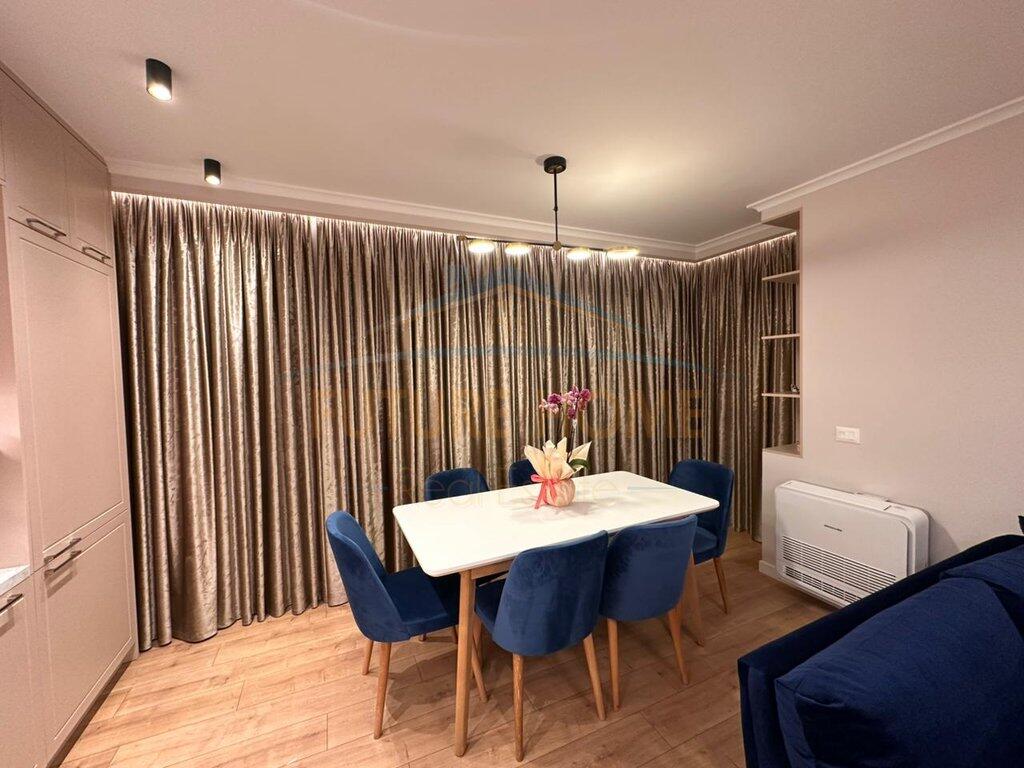 APARTAMENT 3+1 ME QERA, STACIONI I TRENIT