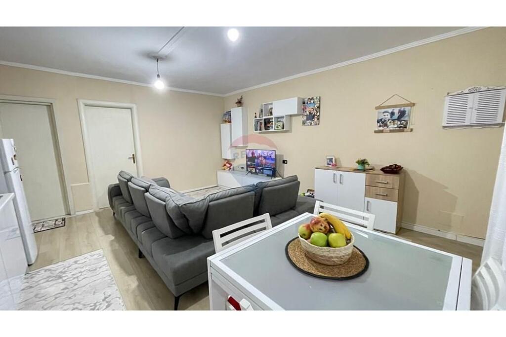 *Apartament - Për Qira - Rruga Jordan Misja-1+1 *