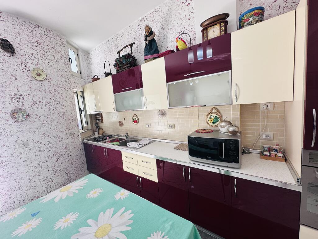 Jepet Me Qera Apartament 1+1+1 Ballkon