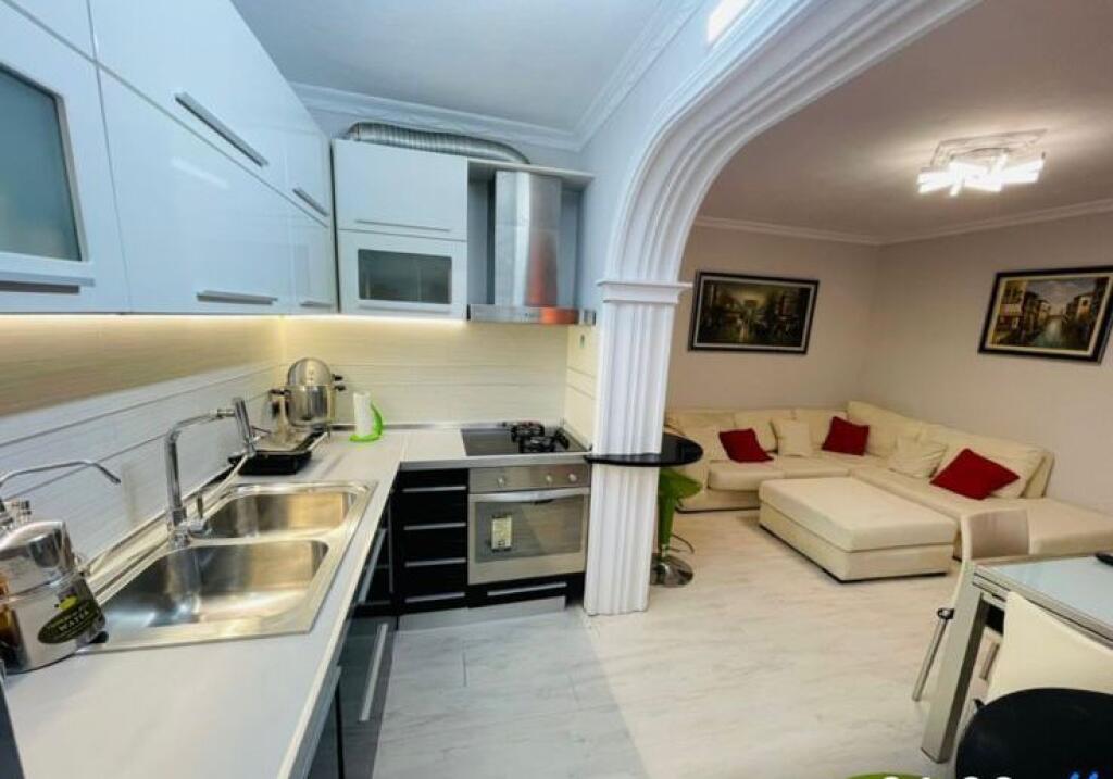 🏠 Jepet me qira apartament 2+1 📍 Adresa: Rruga Adem Jashari, Njësia Bashkiake Nr. 5💶 Çmimi: 800 € / muaj