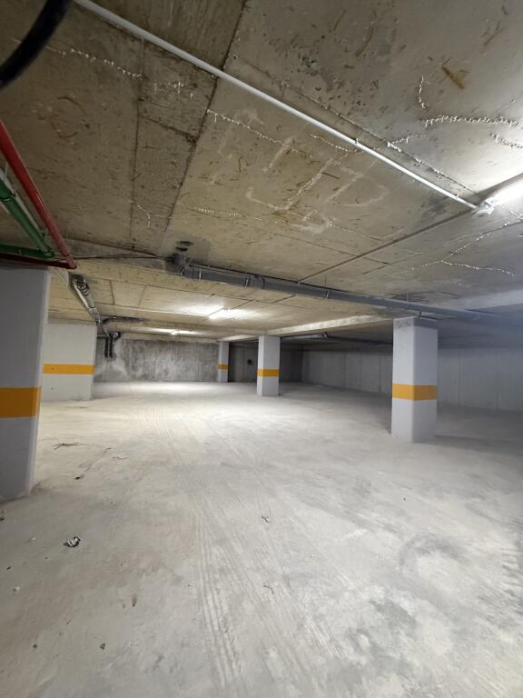 Jepet me qera apartament luksoz te UNIVERS CITY prane QTU.