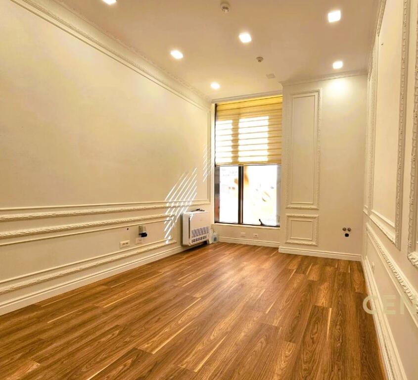 AMBIENTE COMMERCIALE IN AFFITTO IN VIA MYSLYM SHYRI