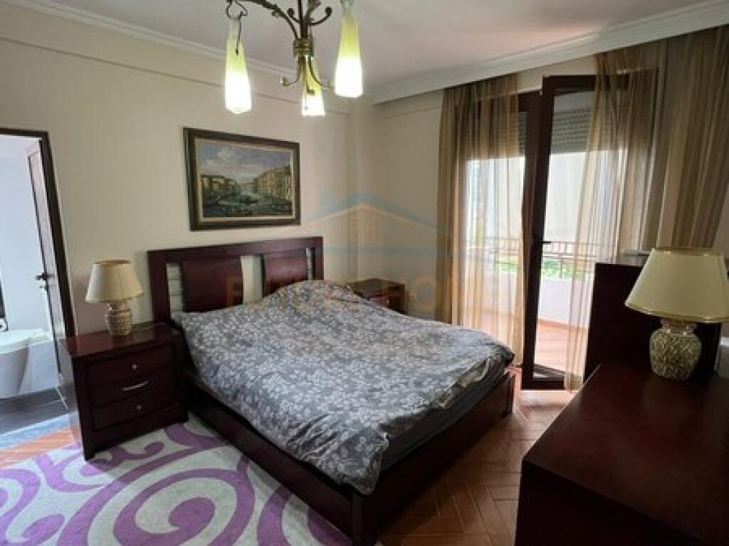 In vendita, Appartamento 3+1+2, Via Siri Kodra, Tirana