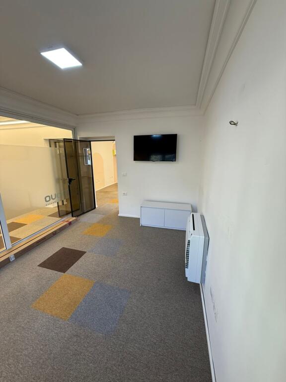 🏡 Spazio ufficio 3+1 in affitto vicino a Zogu i Zi