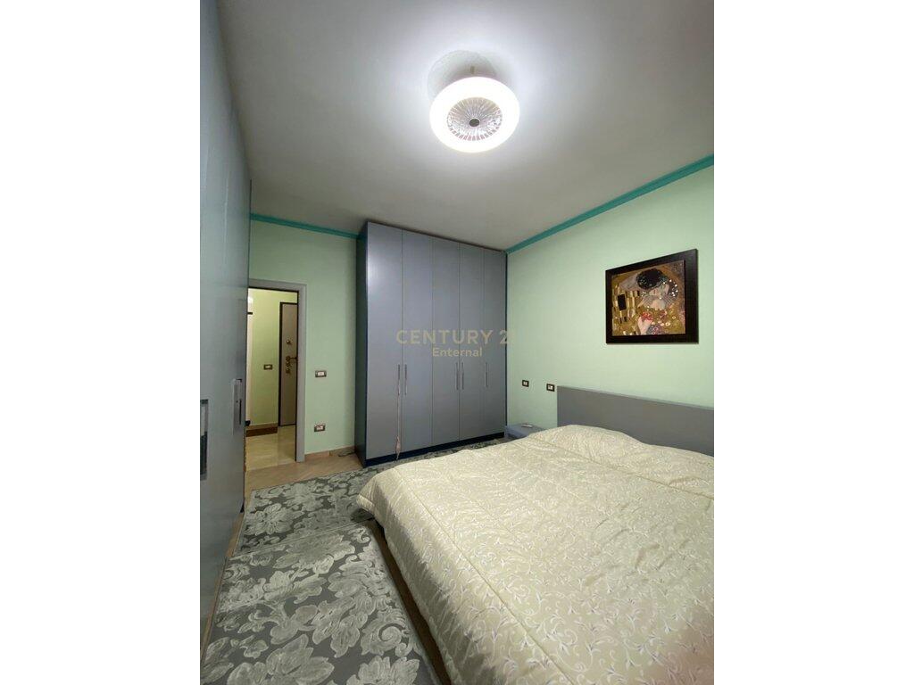 Apartment 1+1 for sale at Tregu Elektrik 155,000