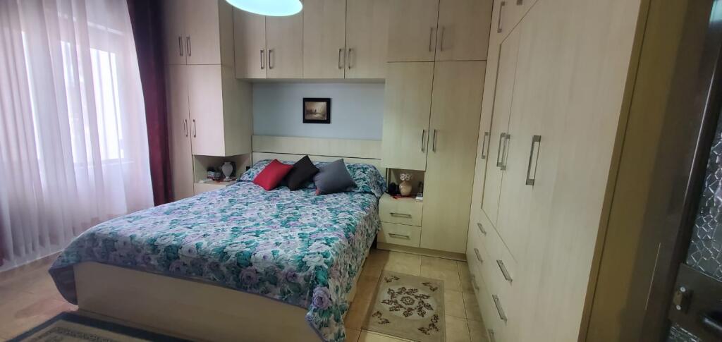 Shitet Apartament 1+1 te Xhamlliku – 990000 LEK