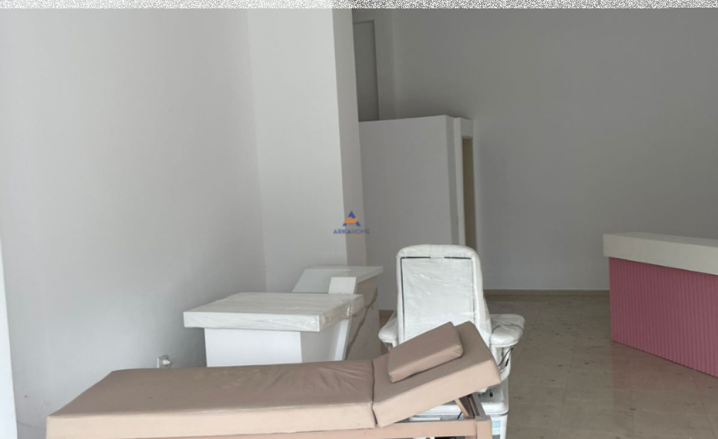 JEPET ME QERA AMBIENT BIZNESI 78M2 "UNAZA E RE,TEODOR KEKO" 800 EURO