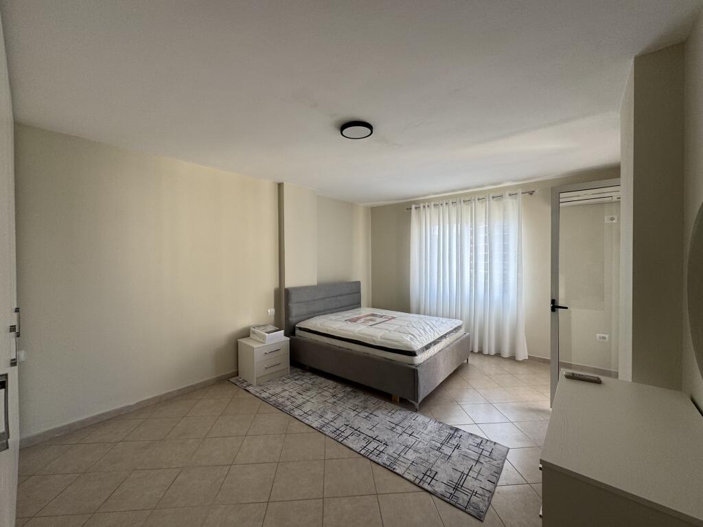 ✨ Apartment for rent in the Astiri area (near Villa L2) 🏢 4th floor with elevator 📐 Area: 100 m² 🛋️ Layout: 2+1+2 💶 Price: 50000 leke   📍 Sokrat Miho Street, 