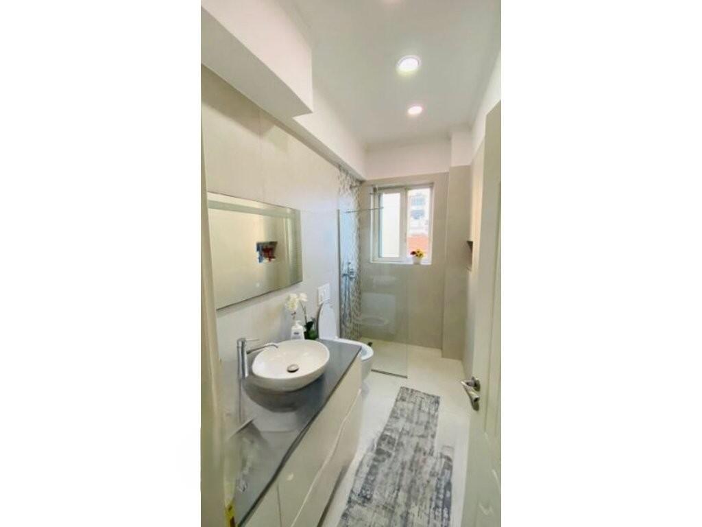 APARTAMENT 2+1 TE 21 DHJETORI PER SHITJE 155,000 €