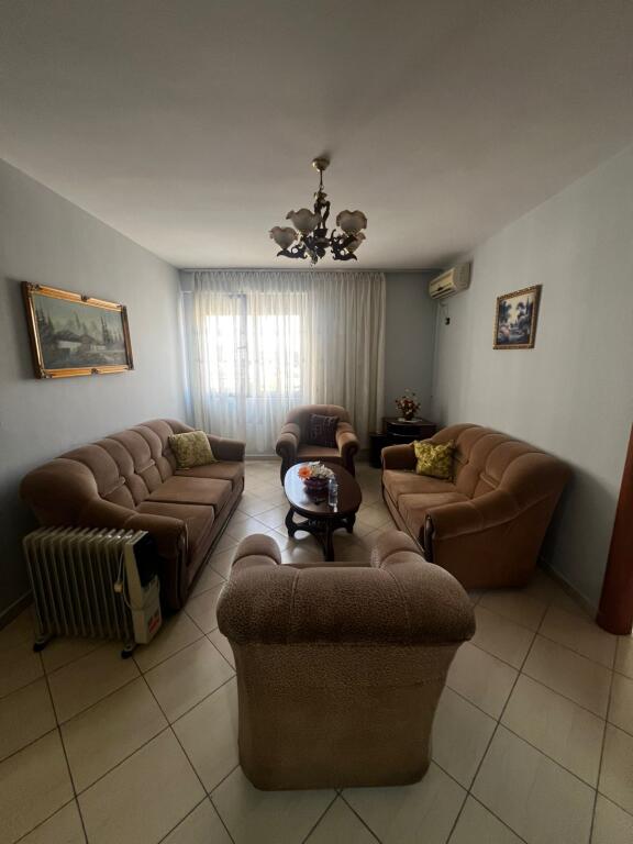 Jepet me qera apartament 2+1 ne Don Bosko per vete 45000 leke