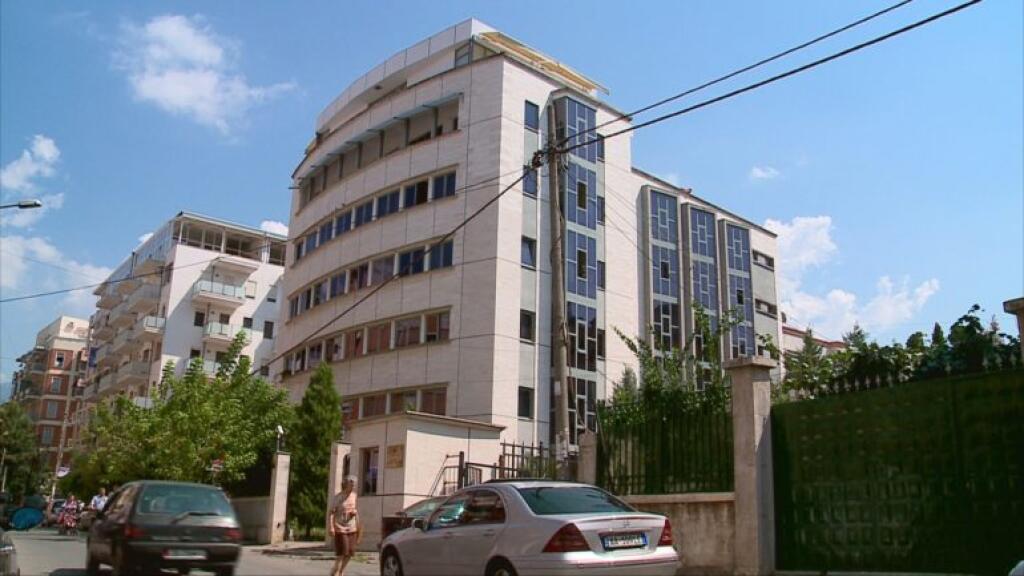 🌁 Per shitje Apartament elegant me pamje qyteti, pranë institucioneve kryesore!