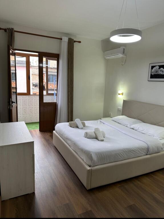 APARTAMENT ME QERA 2+1 BLLOK 1000 EURO