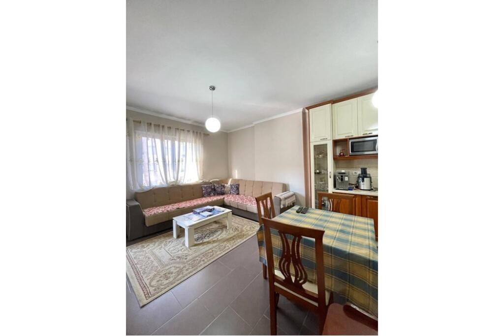 Apartament 1+1 per qira tek Rruga Teodor Keko, prane Marinaj Hotel