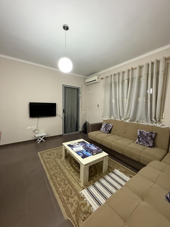 Apartament 1+1 per qera astir