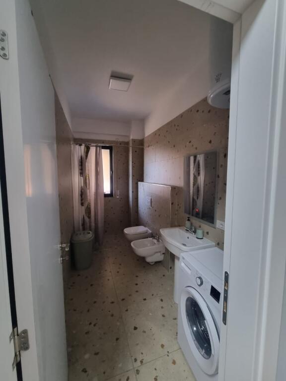 Jepet me Qira Apartament 2+1+1