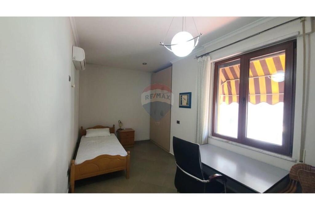 Apartament 2+1 per qira te Zogu i Zi