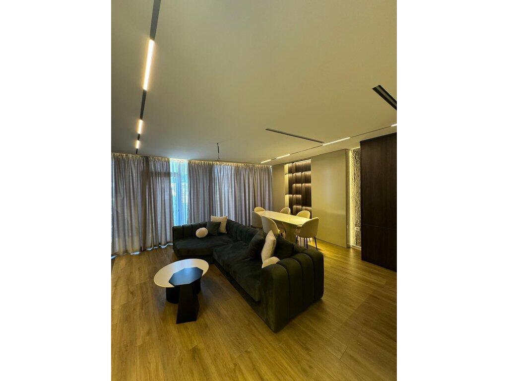 Residenza Lake View, Appartamento in Vendita con Vista sul Lago di Tirana, 2+1+2+Posto Auto 600.000 €