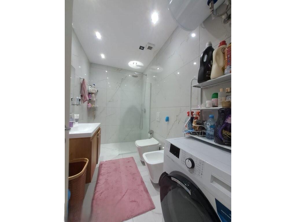 Apartament 1+1+Verande per Shitje në Yzberish,pallati UNIK 110,000 €