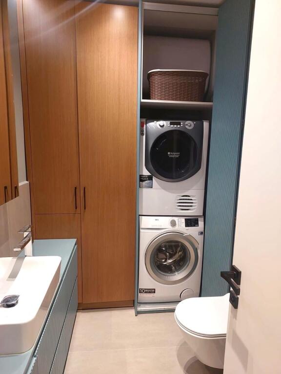 Jepet me qira apartament 2+1+2+post parkimi tek Liqeni Thate