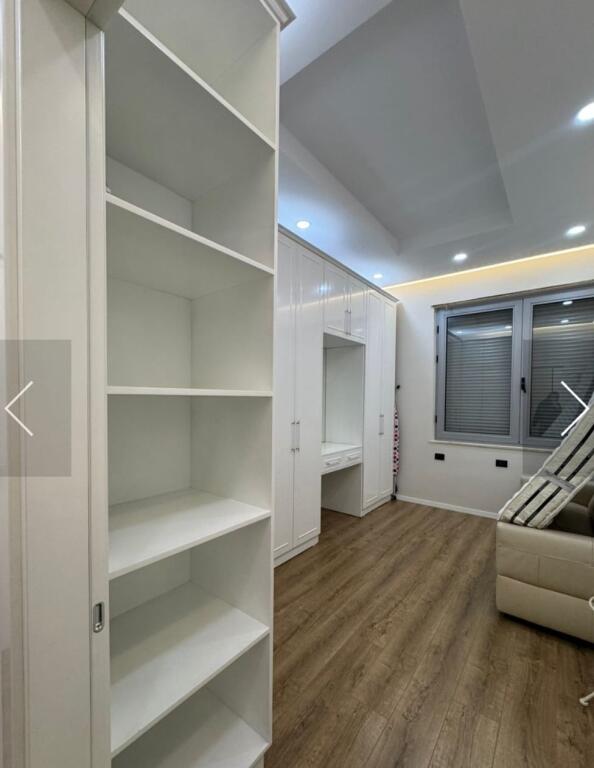 Apartament me Qira – Pazari i Ri, Qendër, Tiranë