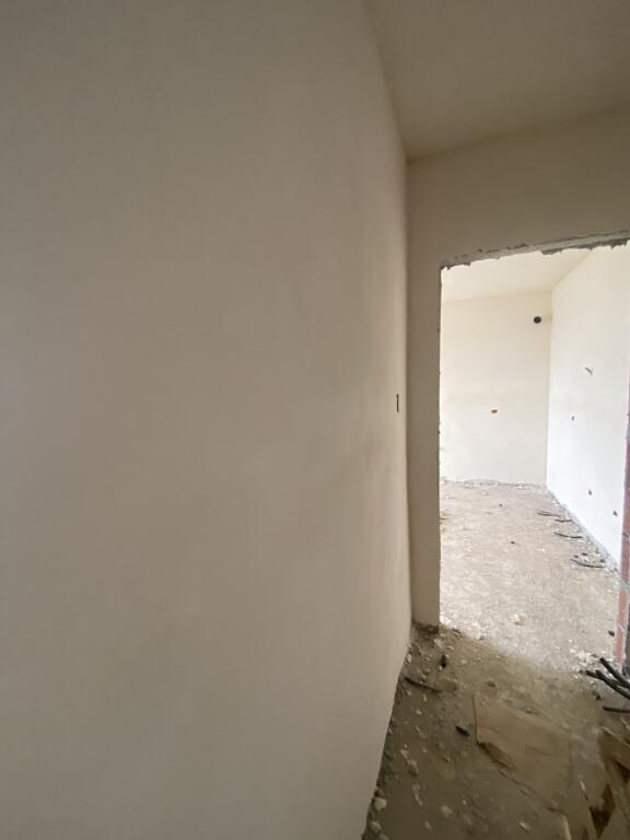 2+1,i perfunduar ne paskuqan,cmimi 92.000 euro