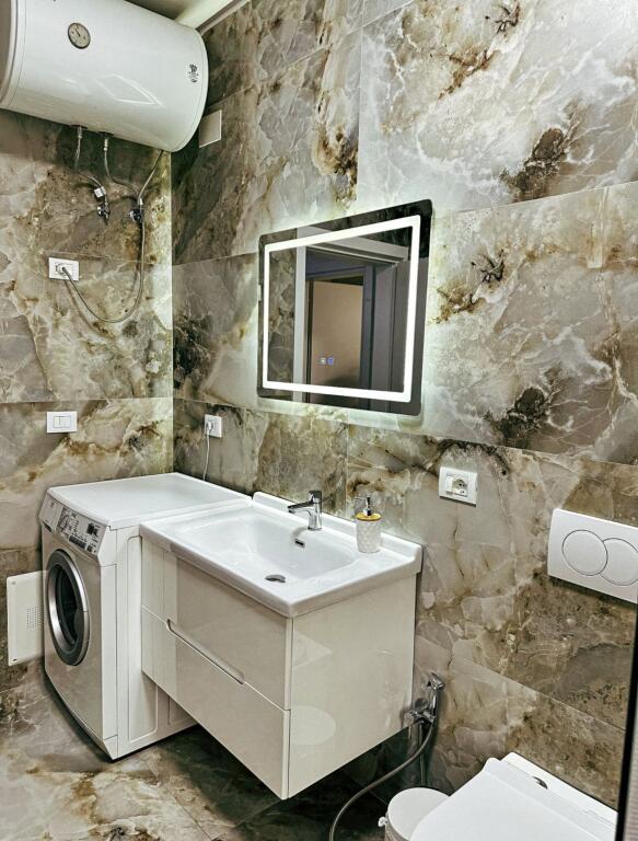 APARTAMENT ME QERA 2+1 BLLOK 1000 EURO