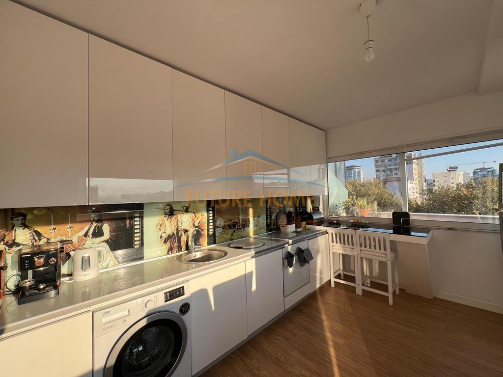 Qera, Apartament Loft, Myslym Shyri.