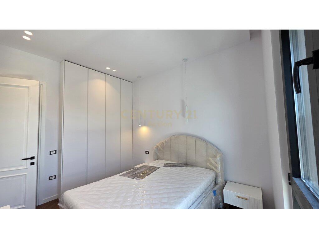 Me Qira – Apartament 2+1+2 me Post Parkimi në Square 21