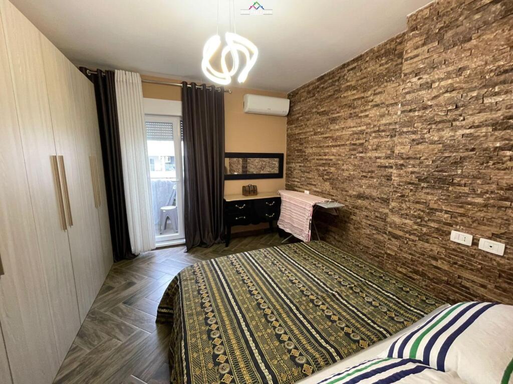 Apartament Me Qera 2+1 Tek 21 Dhjetori (ID B2201539) Tirane