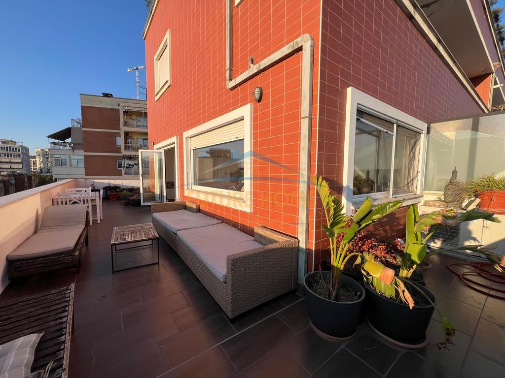 Qera, Apartament Loft, Myslym Shyri.