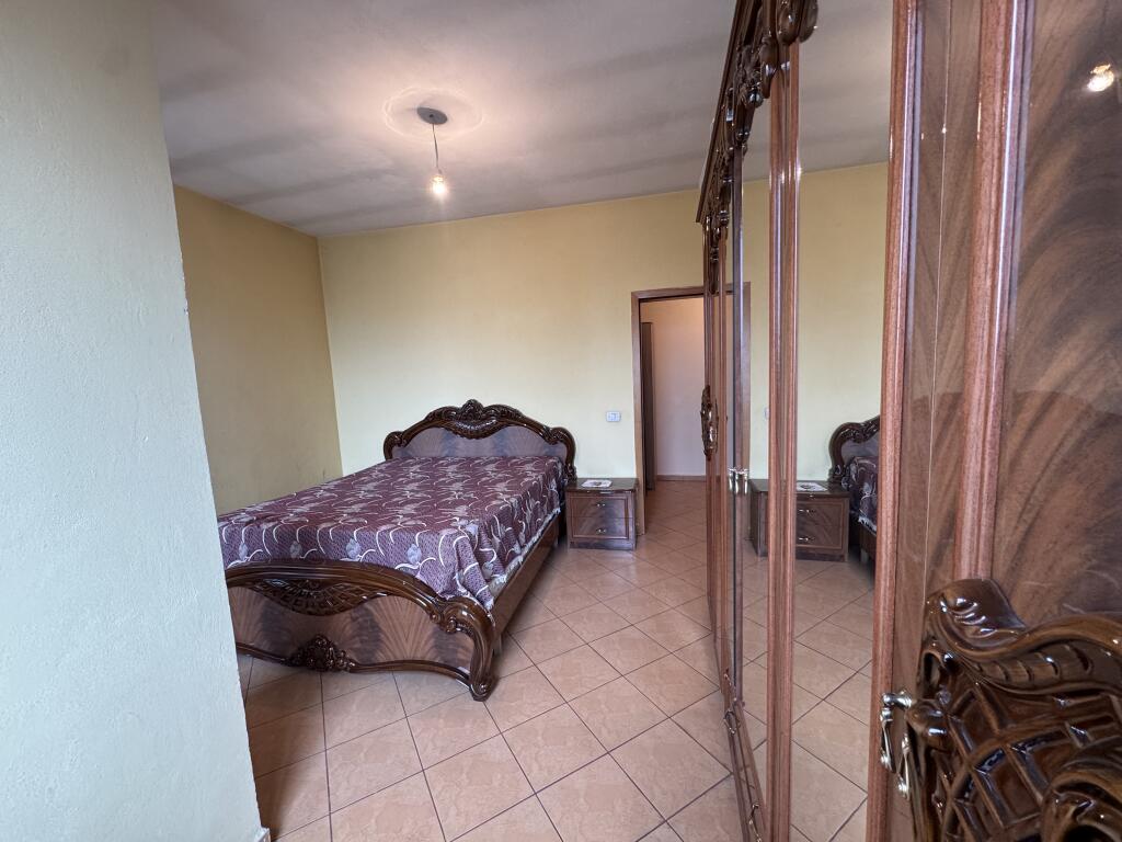 Shitet apartament 2+1 ne Laprake!