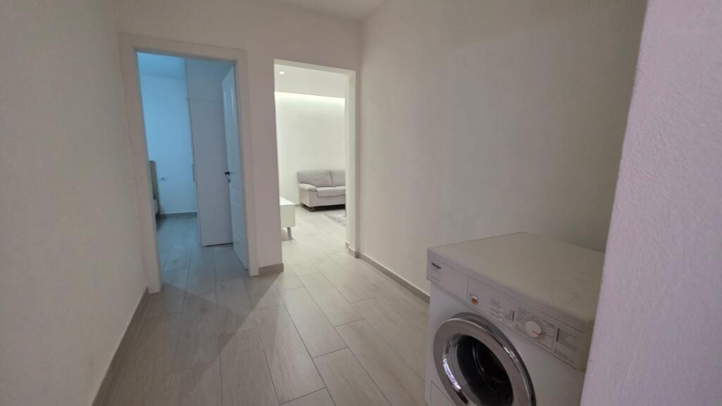 APARTAMENT 1+1 PER SHITJE PRANE SIRI KODRES !