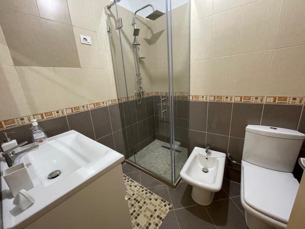 Jepet super apartament 2+1+2 tek rr Elbasanit prane Ekonomikut