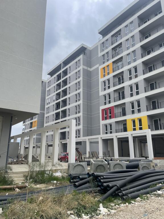 Shitet apartament 1+1 i perfunduar, Univers City