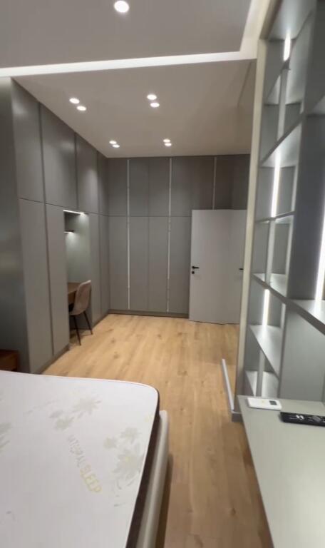 affitto Appartamento 1+1, 1 bagno, balcone Square 21, via Kavaja