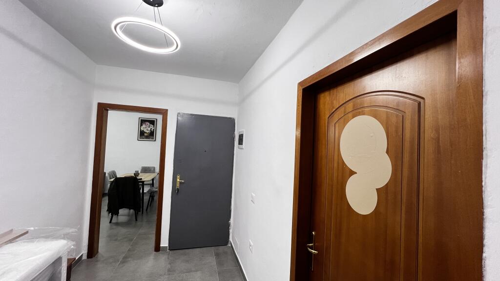 Jepet me qera Apartament 1+1 65m2 Laprake