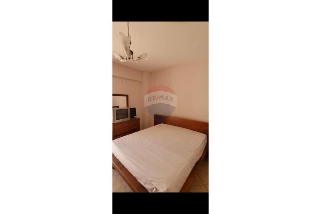 Apartament 2+1 me Qira – Rruga e Kavajës