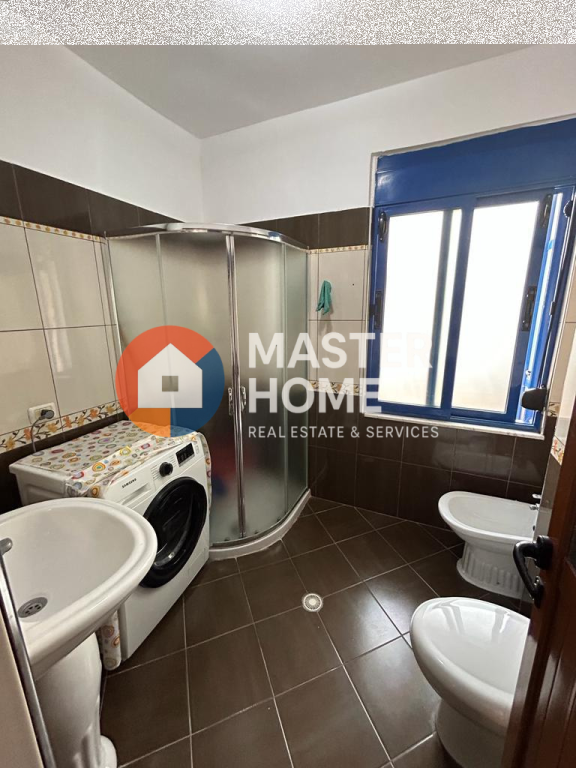 Apartament 2+1 me Qira – Pallati i Rivierës, Vlorë